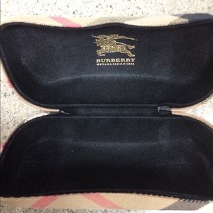 Eyeglasses case